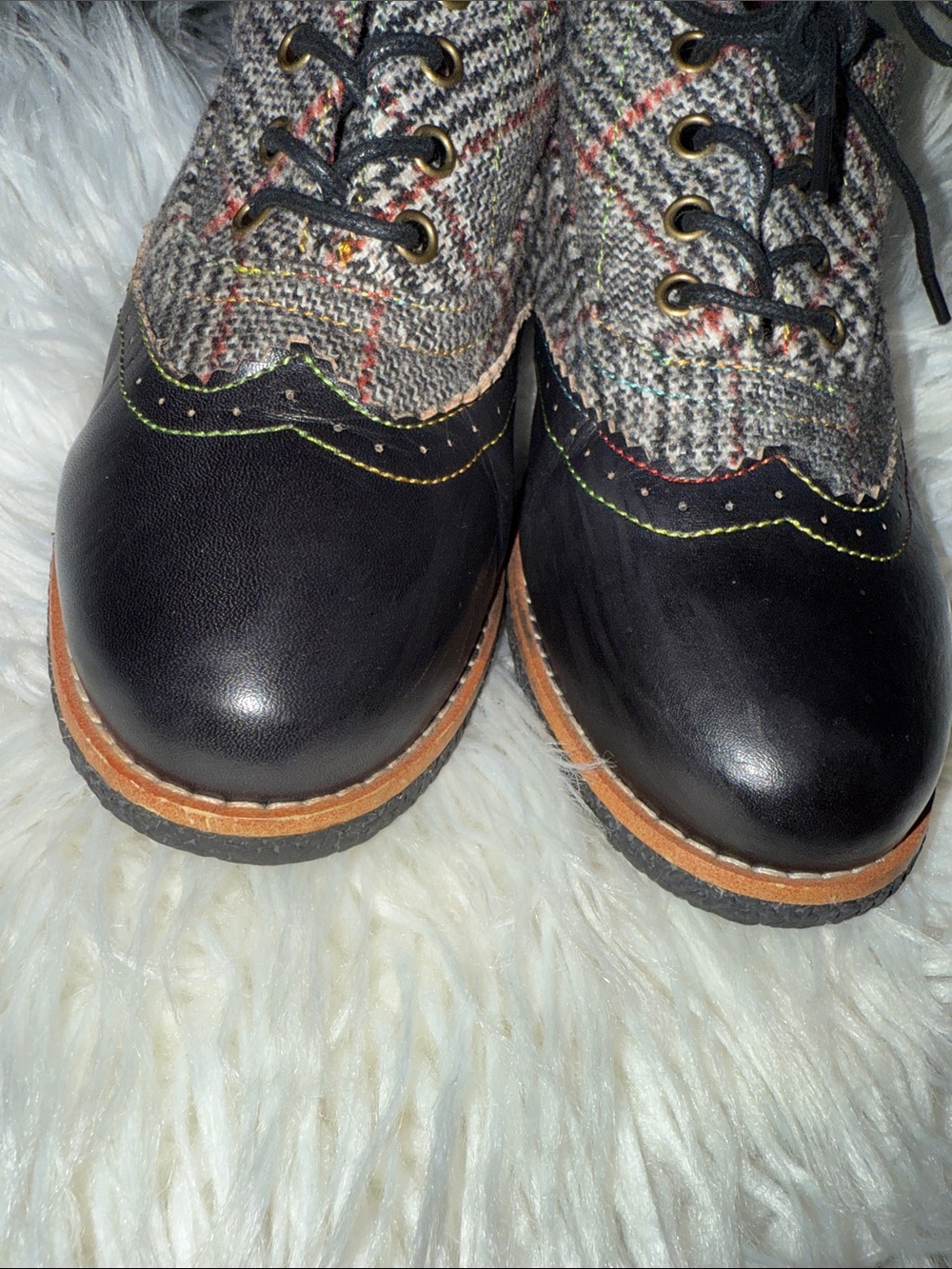 L’ARTISTE Multicolor Tweed with Black Leather Wingtip Oxfords